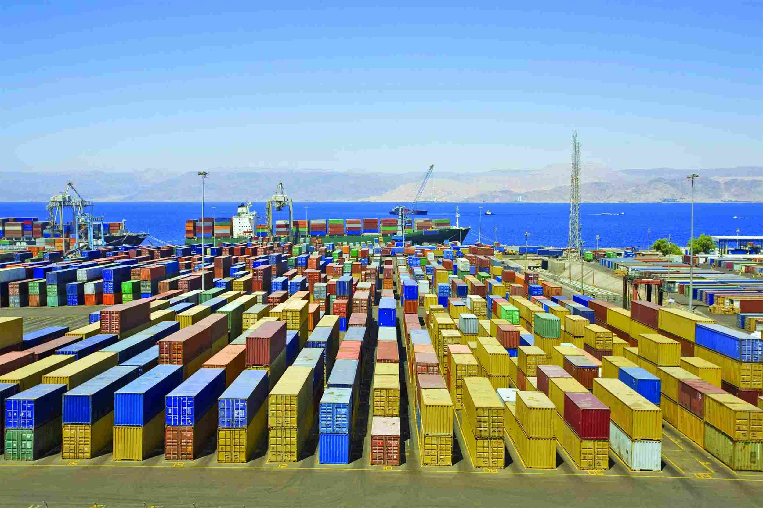 http://www.optimallojistik.com/wp-content/uploads/2015/09/Harbor-warehouse.jpg